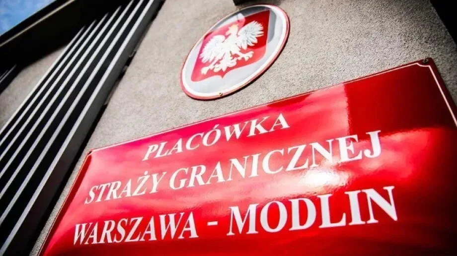 Sześciu Hindusów zatrzymano w powiecie ostrowskim. Kierowcą był Polak