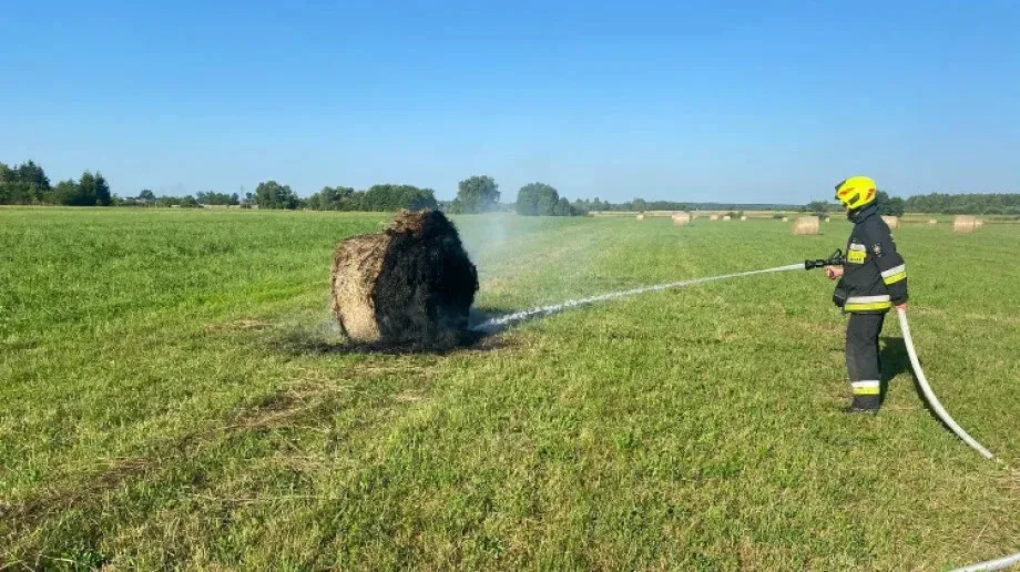 Pożar bel siana w Broku