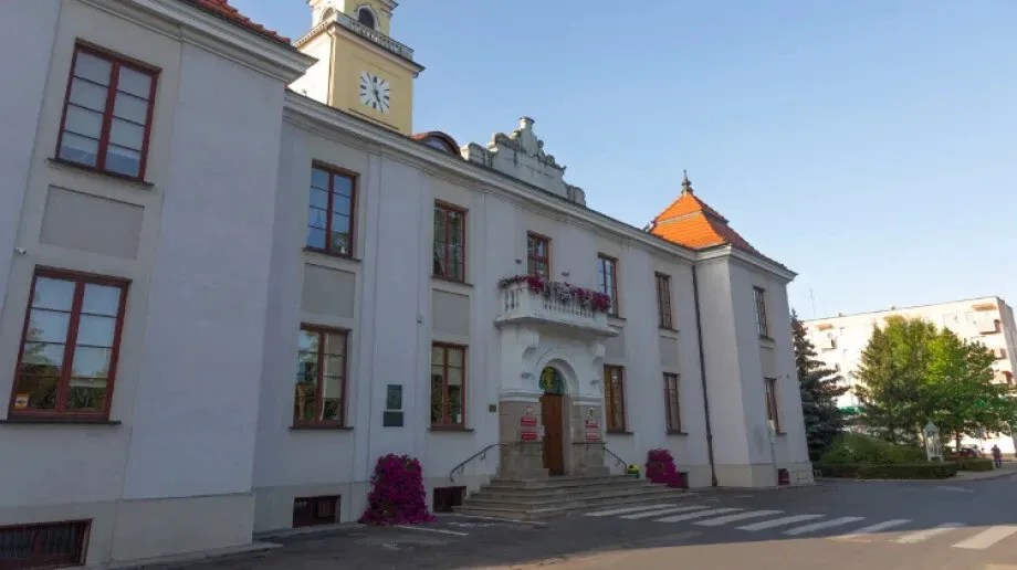Wiceburmistrz nie podoba się teren wokół ratusza