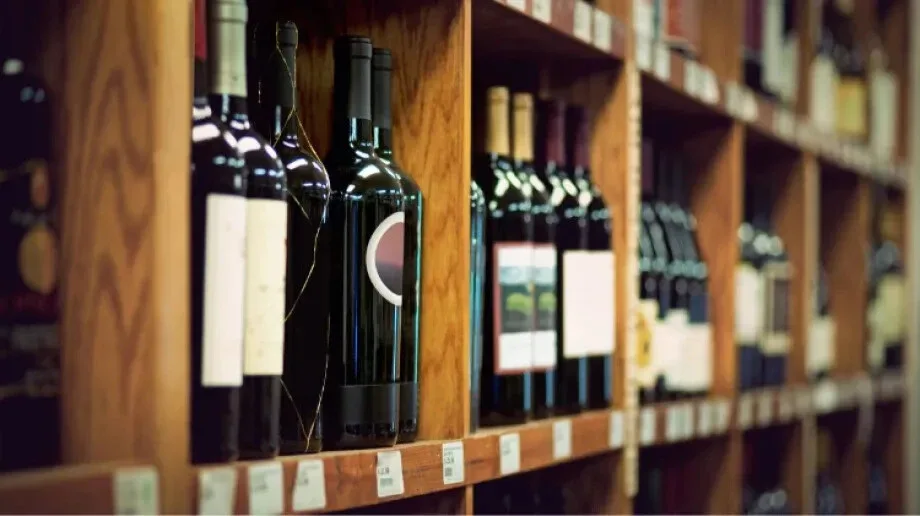 Młodzi Polacy chcą zakazu sprzedaży alkoholu na stacjach paliw