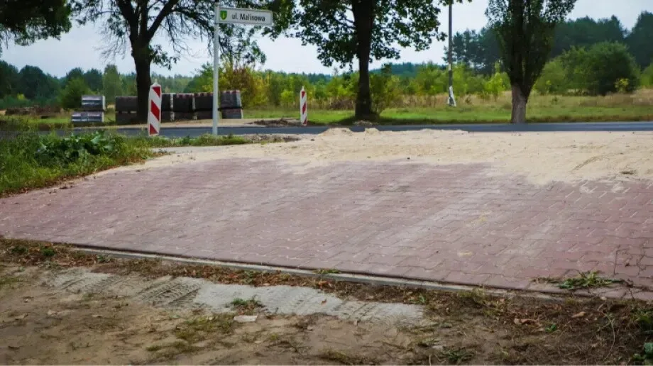 Niebezpieczny zjazd na ulicę Malinową