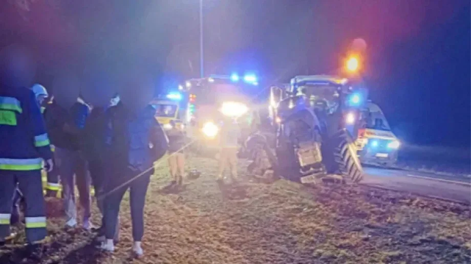 Śmiertelny wypadek w Brudkach Starych. Zderzył się samochód osobowy z ciągnikiem (aktualizacja)