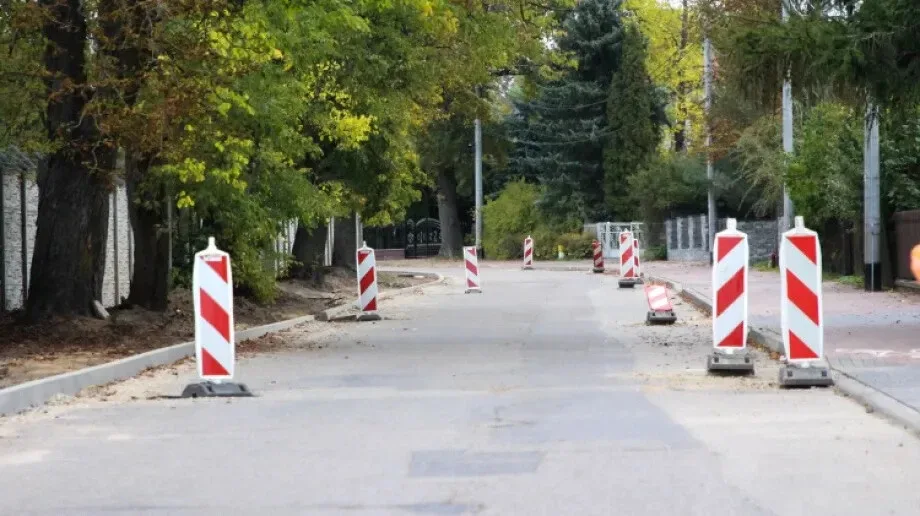 Uwaga kierowcy. Na ulicy Szkoły Podchorążych Piechoty będzie układana nowa warstwa nawierzchni
