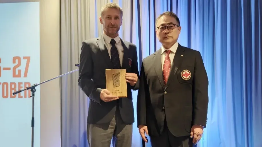 Polska ekipa na podium! Sensei Zbigniew Wójcicki z Broku uhonorowany wyjątkowym medalem