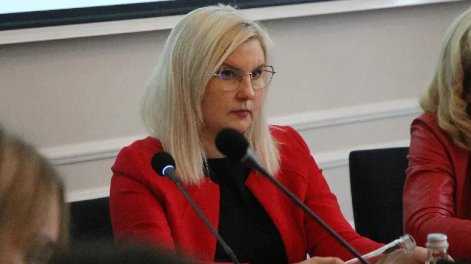 Pod Ostrowią dzieci wysiadają prosto do rowu