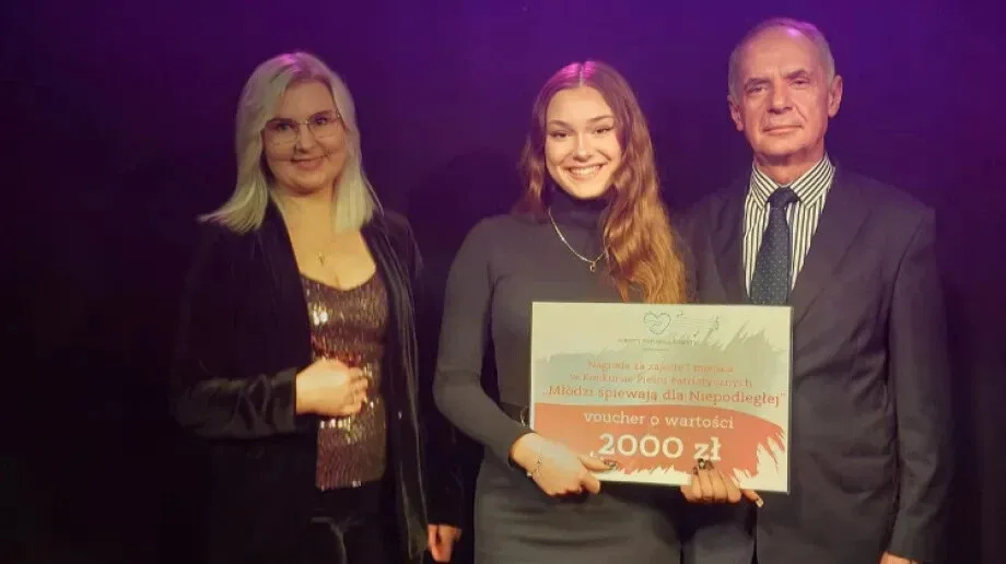 Wielki sukces Oliwii Borowej w konkursie 'Młodzi śpiewają dla Niepodległej'