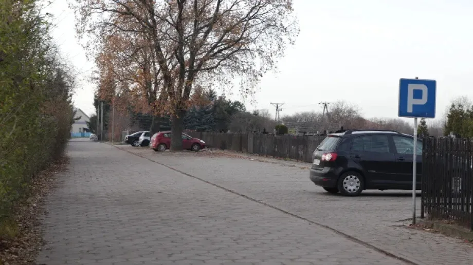 Parking dla niepełnosprawnych przy cmentarzu? Miasto odpowiada: Będzie!