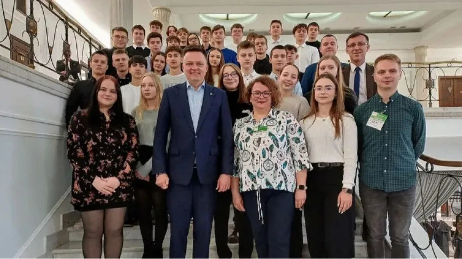 Uczniowie z Ostrowi z wizytą w polskim parlamencie