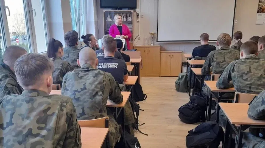 Promocja służby w policji wśród maturzystów