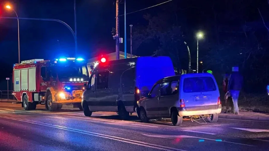 Peugeot kontra mercedes. Nietrzeźwy kierowca doprowadził do kolizji