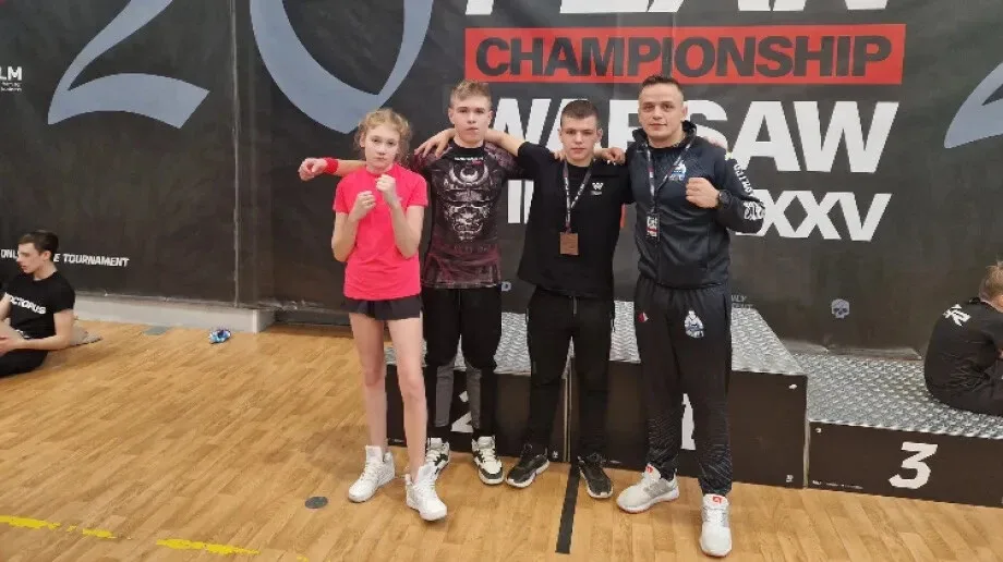 Mikołaj Piotrowicz z medalem. Gabriela i Adrian byli blisko