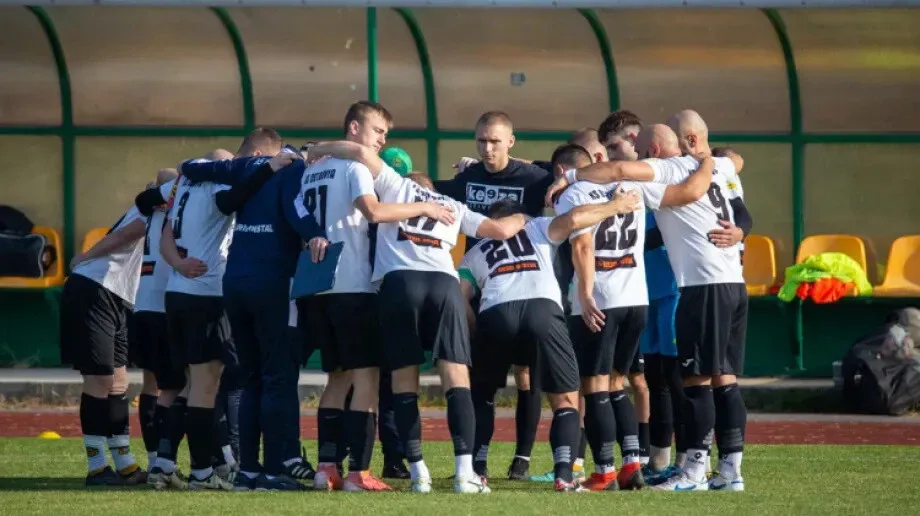 Ostrovia. Trzy punkty bez wychodzenia na boisko