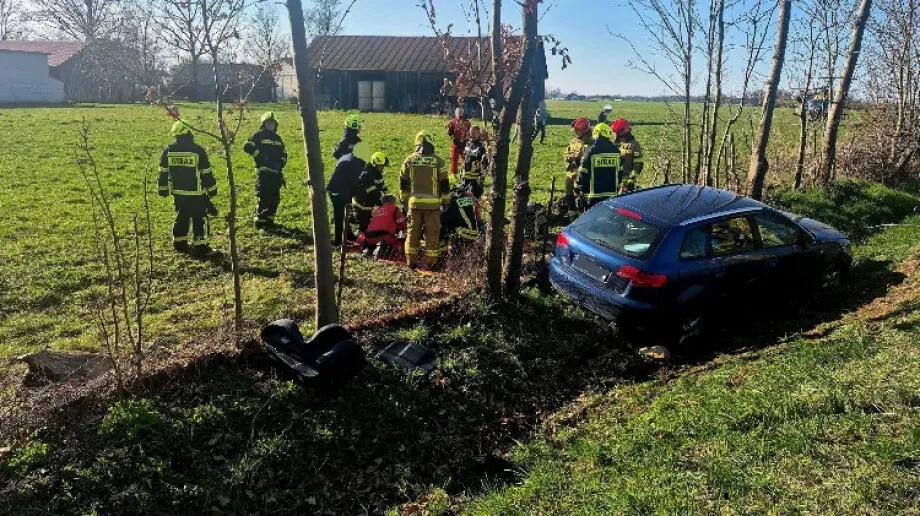 Wypadek w miejscowości Drewnowo-Ziemaki. Na miejscu był śmigłowiec LPR (aktualizacja, zdjęcia)