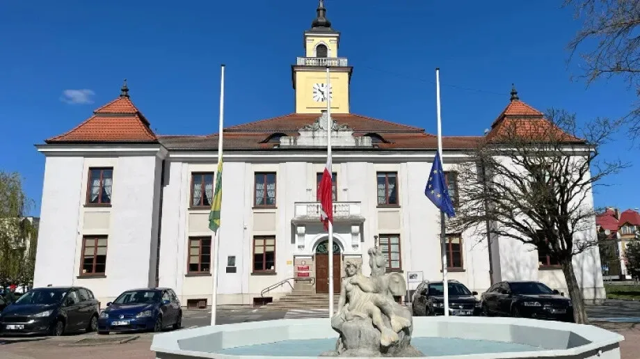 Zamieszanie z flagami w Ostrowi Mazowieckiej