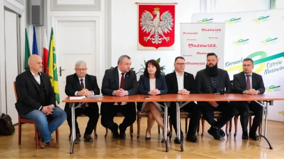 11 mln złotych na remonty dróg! W ostrowskim ratuszu podpisano umowy (zdjęcia)