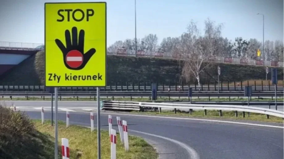 Niebezpieczna jazda na ekspresówce. Jechał ciągnikiem rolniczym pod prąd!