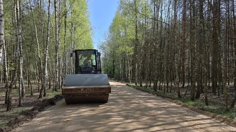 Nowa jakość drogi w powiecie ostrowskim. Trwa rozbudowa trasy