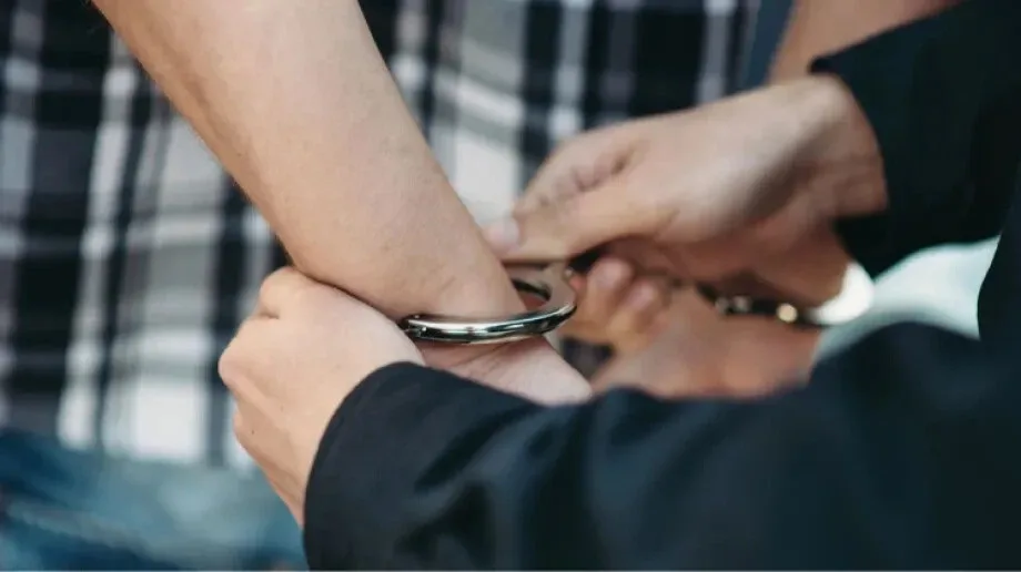 Wpadł w ręce policji na jednej z ostrowskich ulic. Trafił za kratki na półtora roku