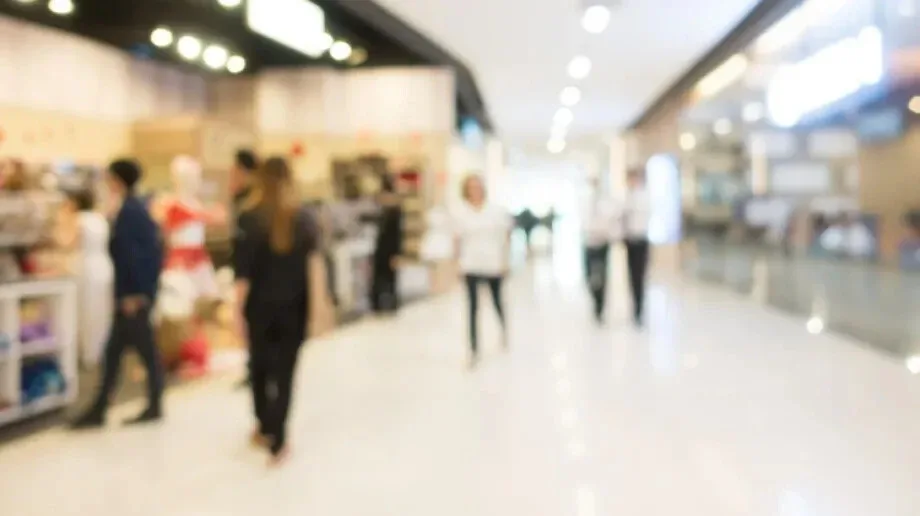 Convenience i hipermarkety coraz bardziej ogrywają dyskonty