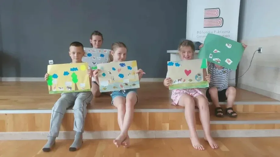 Lato pełne kolorów w bibliotece w Andrzejewie