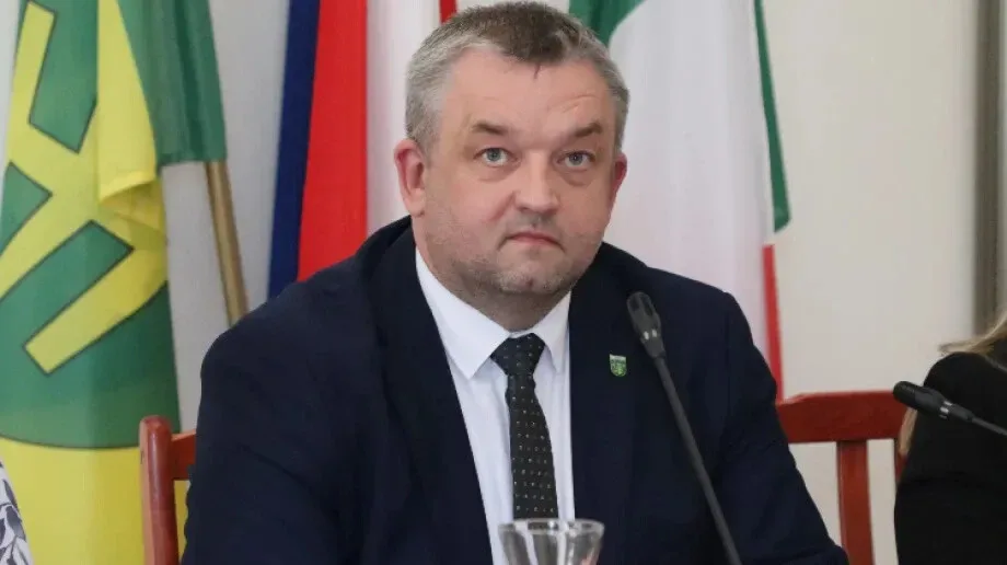 Burmistrz Ostrowi dostanie podwyżkę. Ile dokładnie będzie zarabiał?