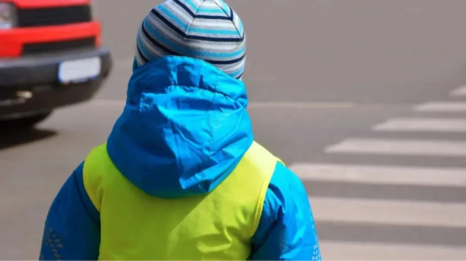 Jesienią odblaski ratują życie. Policja przypomina o bezpieczeństwie na drogach