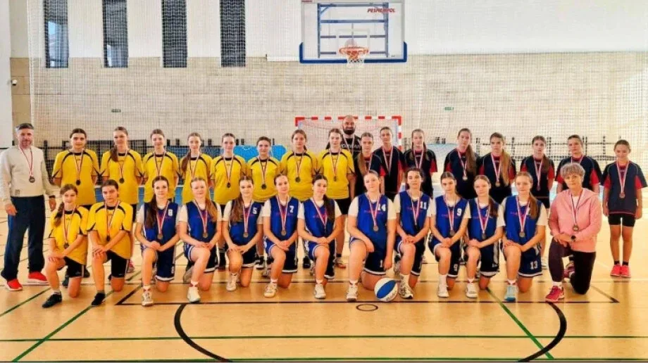 Piłkarki ręczne z Małkini najlepsze… w koszykówce!