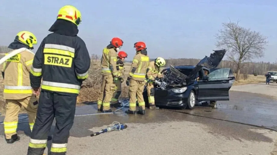 Samochód stanął w ogniu