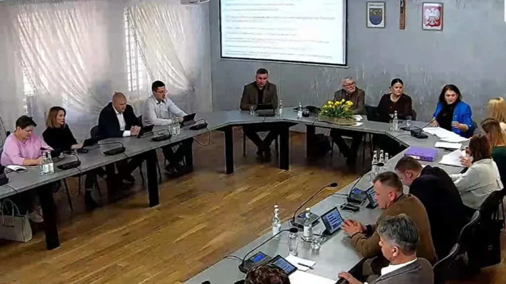 Inwestycje, kredyt, zadłużenie, pomysł reasumpcji głosowania - ciekawie na sesji Rady Gminy Wąsewo