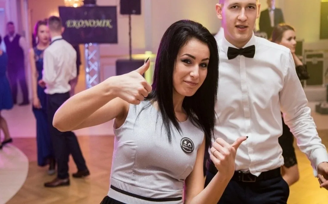 Studniówka ostrowskiego 'Ekonomika' (zdjęcia, wideo) - ponad 400 zdjęć w galerii