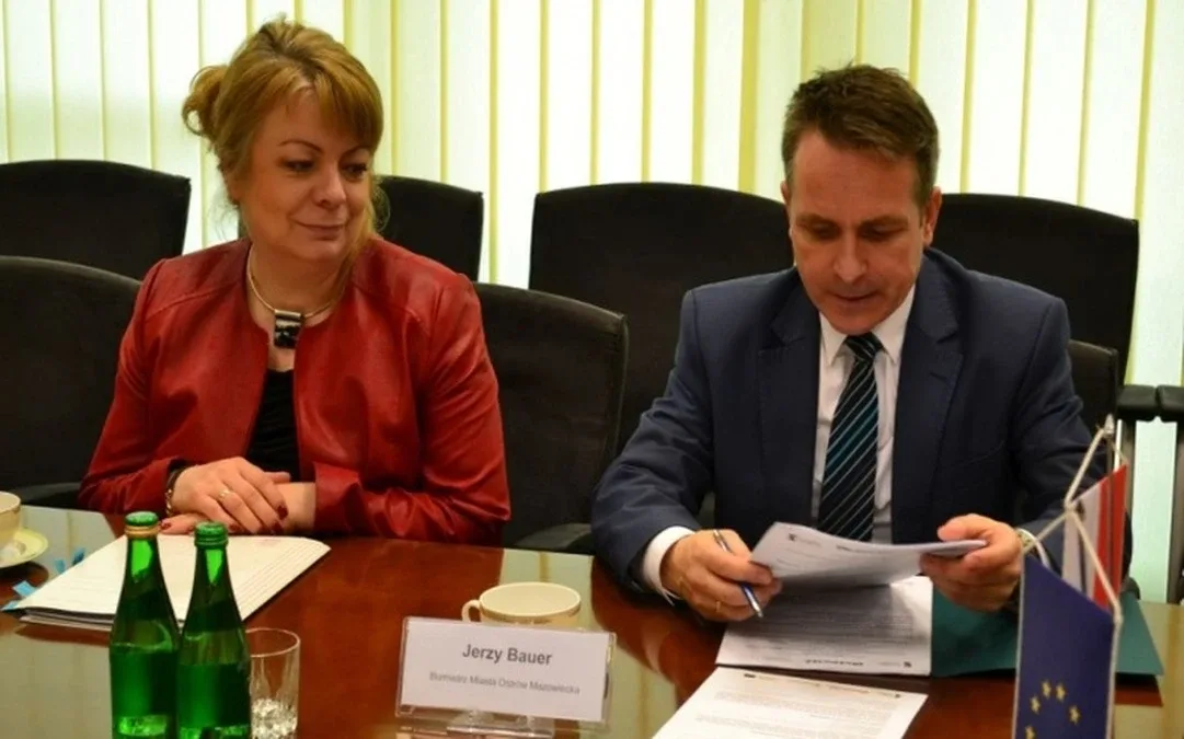 3,5 miliona złotych na remont Jatek. Burmistrz podpisał umowę
