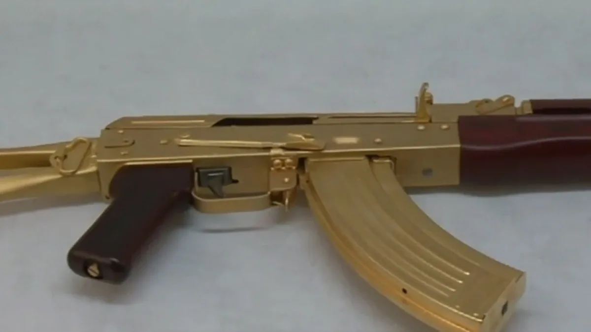 Kultowy AK-47 wykonany z 24-karatowego złota (wideo)