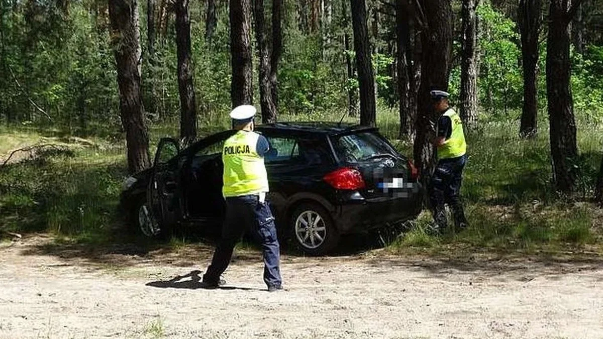 Ucieczka z konwoju i podpalenie lasu w Zuzeli (zdjęcia)