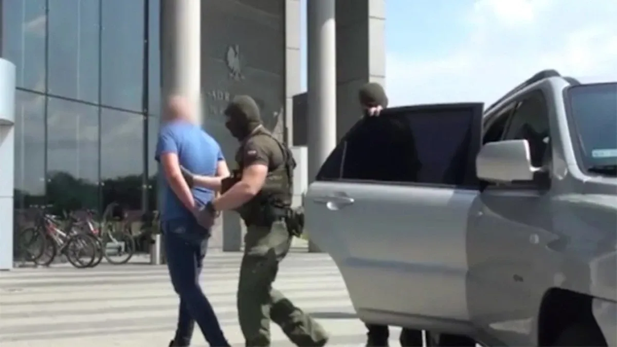Handlowali folią i blachą. Wyłudzili 7 milionów złotych (wideo)
