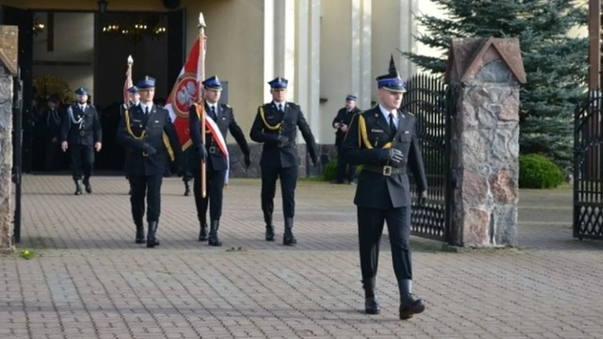 Msza święta za zmarłych strażaków z powiatu ostrowskiego (zdjęcia)