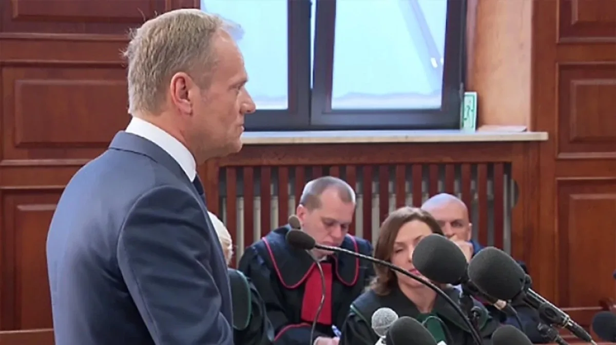 Tusk przed sądem: Nie odpowiadałem politycznie za wizytę prezydenta Lecha Kaczyńskiego (wideo)