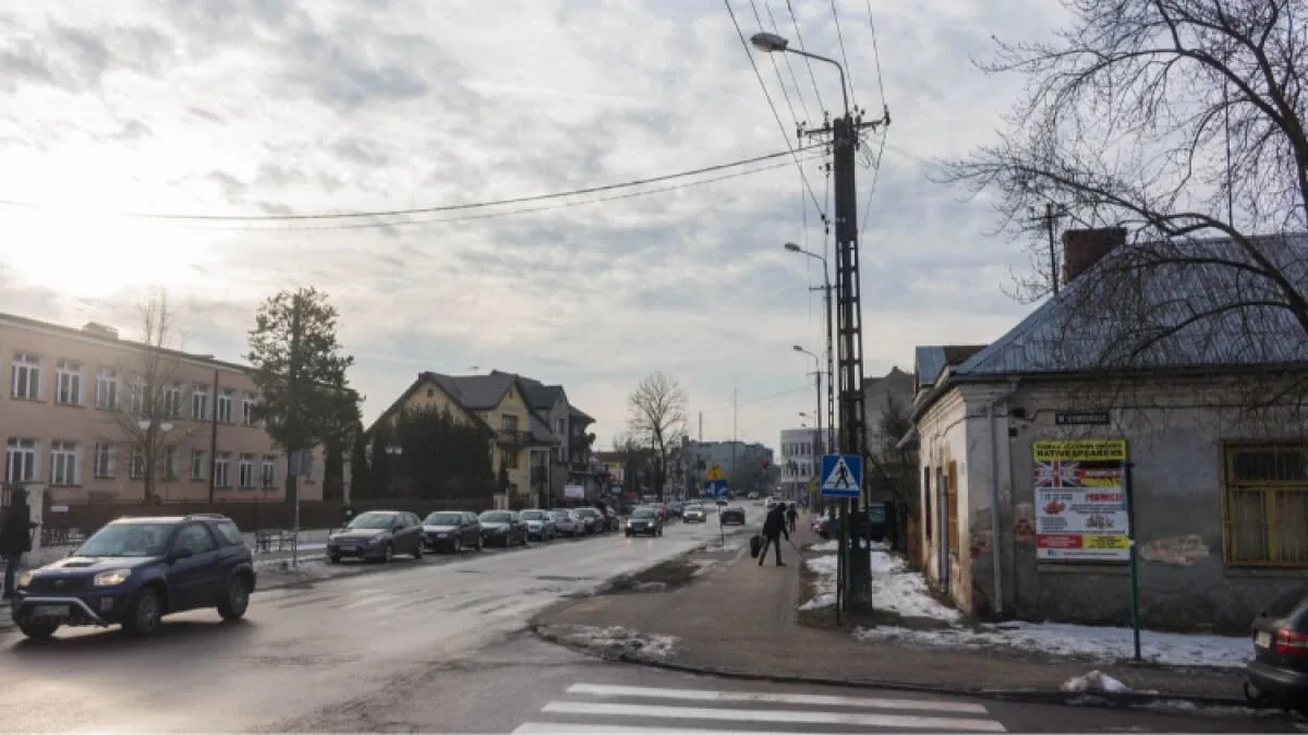 Piątek ze śniegiem, ale i przejaśnieniami. Weekend będzie pogodny (wideo)