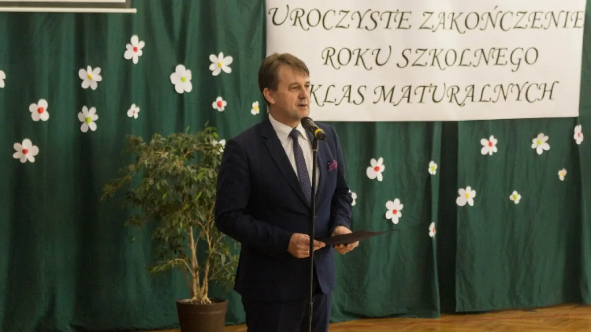 Maturzyści z 'Rubinka' zakończyli rok szkolny (zdjęcia, wideo)
