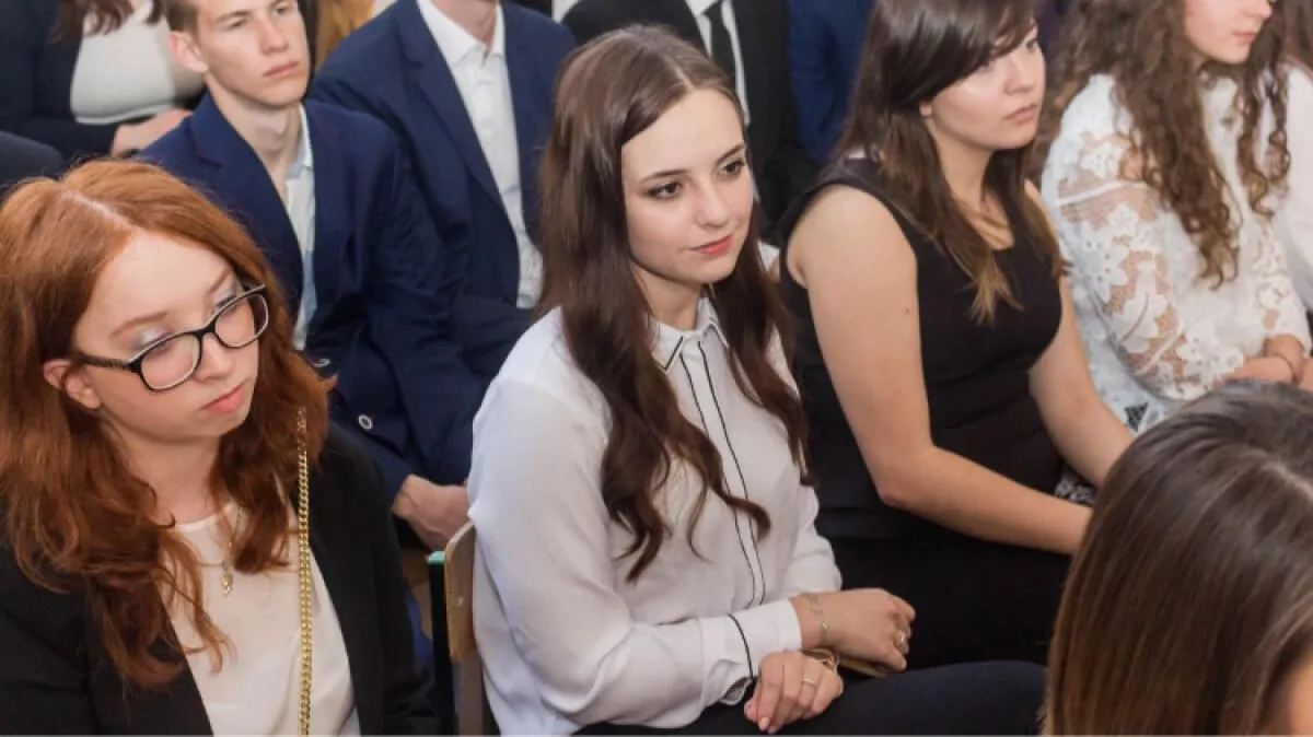 Koniec roku szkolnego dla maturzystów z 'Ekonomika'. Przed nimi egzamin dojrzałości (zdjęcia, wideo)