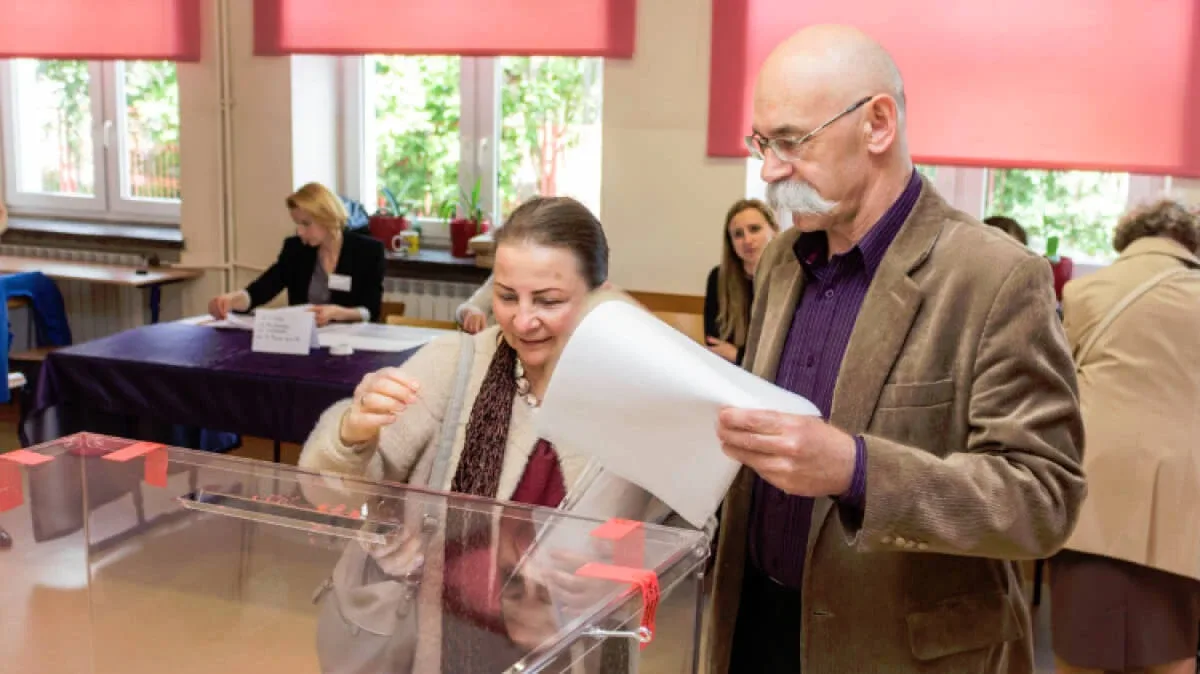 Trwają wybory. Mieszkańcy Ostrowi głosują, zagłosuj i ty (zdjęcia)