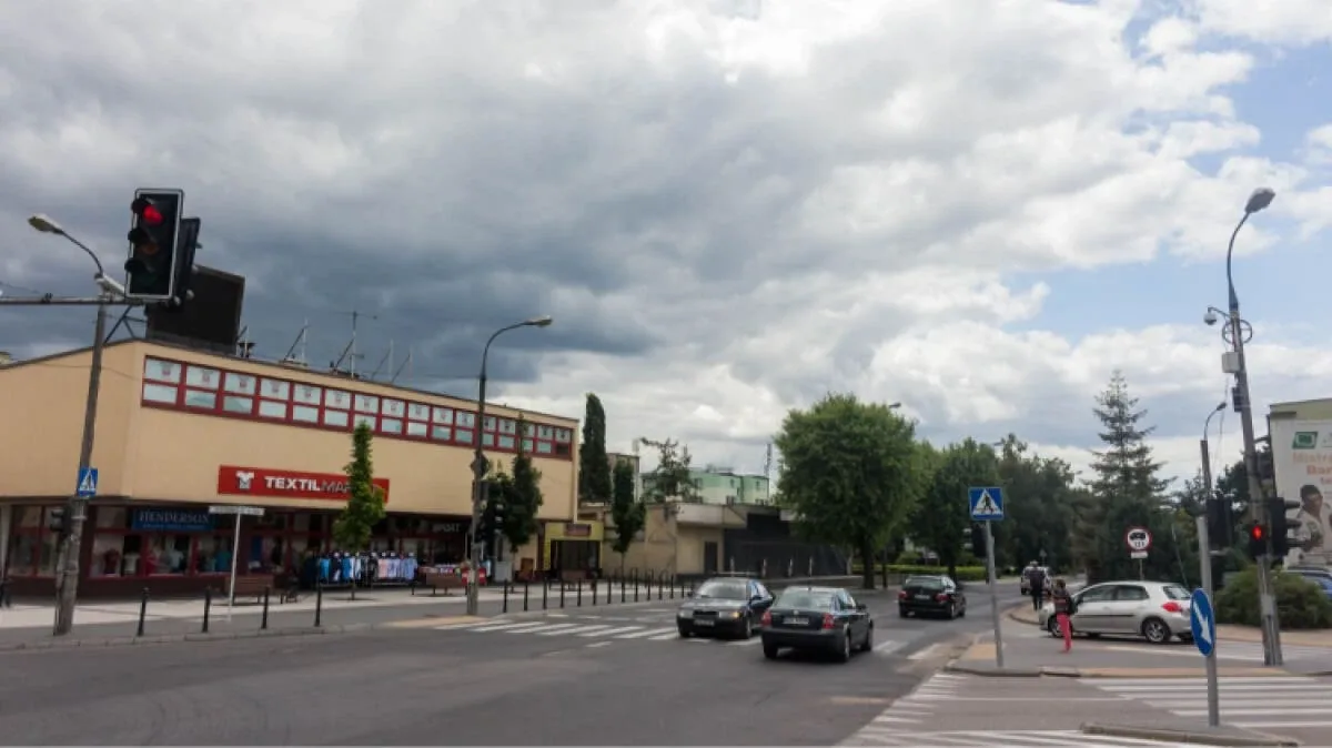 W piątek przelotne opady deszczu. Termometry pokażą tylko 18 stopni