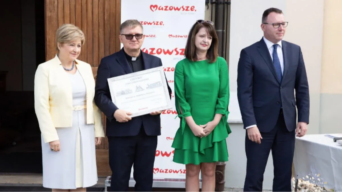 Zabytki z powiatu ostrowskiego z certyfikatami 'Cenny zabytek z Mazowsza' (zdjęcia)