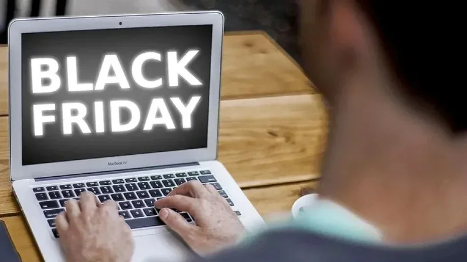 Szykujesz się na Black Friday? Sprawdź, jak nie stać się ofiarą oszustów