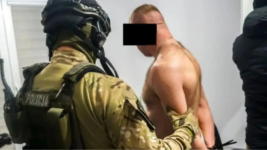 Rozprowadzali narkotyki na Mazowszu. Stołeczna policja zatrzymała m.in. mieszkańca Ostrowi Mazowieckiej (zdjęcia, wideo)