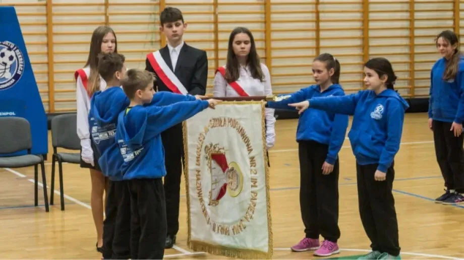Ślubowanie klasy sportowej ostrowskiej 'dwójki' (zdjęcia, wideo)