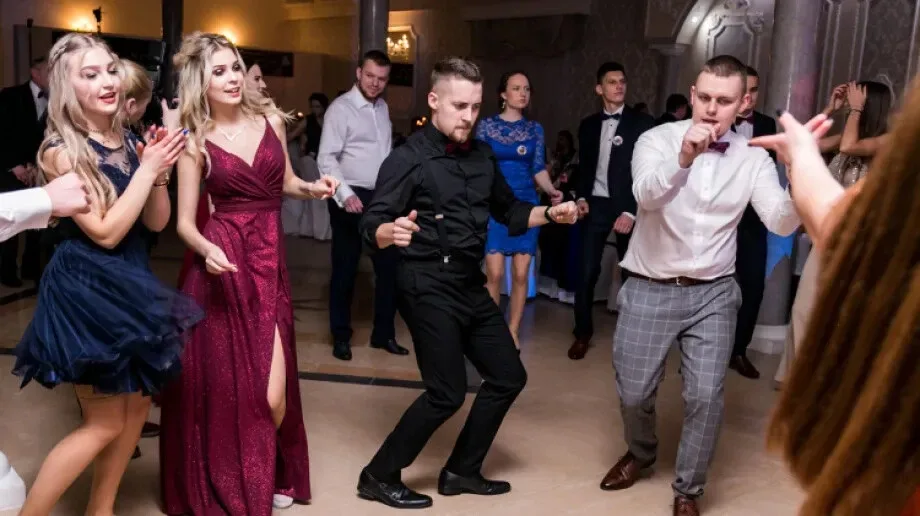 Zobacz studniówkę maturzystów ZS w Małkini (zdjęcia, wideo)