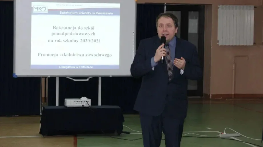 Narada dyrektorów szkół i placówek z powiatu ostrowskiego w Małkini Górnej (zdjęcia)
