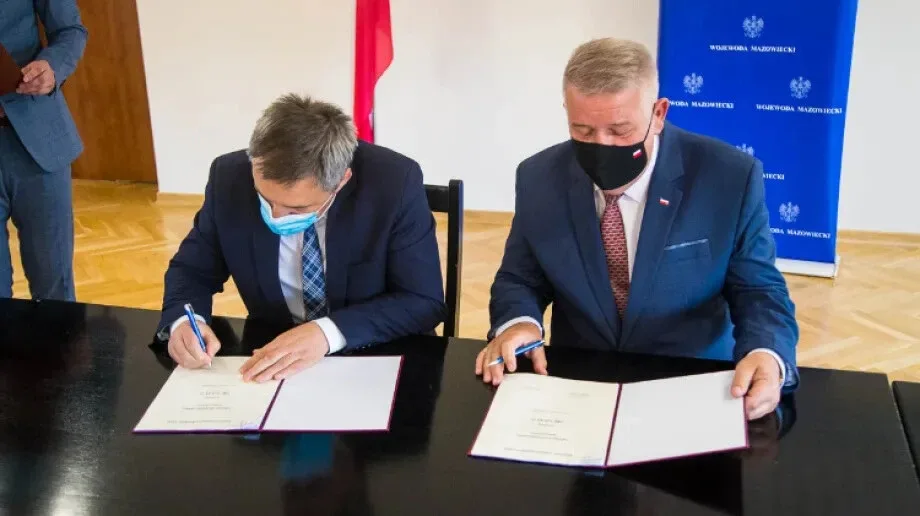 Podpisanie umów w ramach Rządowego Funduszu Rozwoju Dróg dla gmin (zdjęcia)