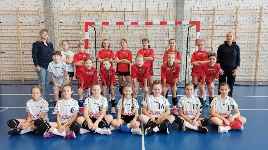 Rosną nam nadzieje piłki ręcznej. Dobry debiut Dwójki Małkinia