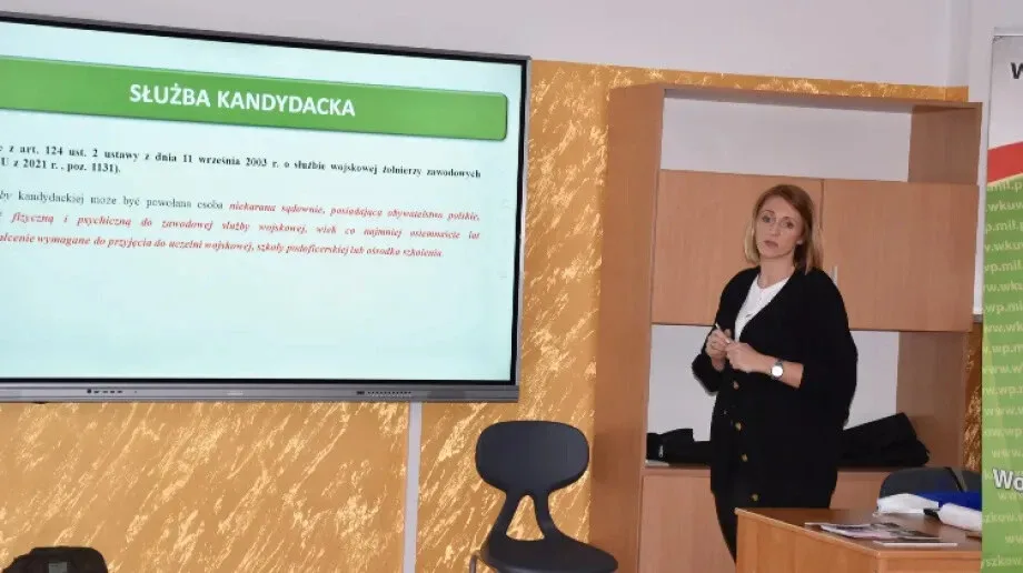 Przedstawiciele Wojskowej Komendy Uzupełnień w Wyszkowie odwiedzili ZSCKR w Starym Lubiejewie
